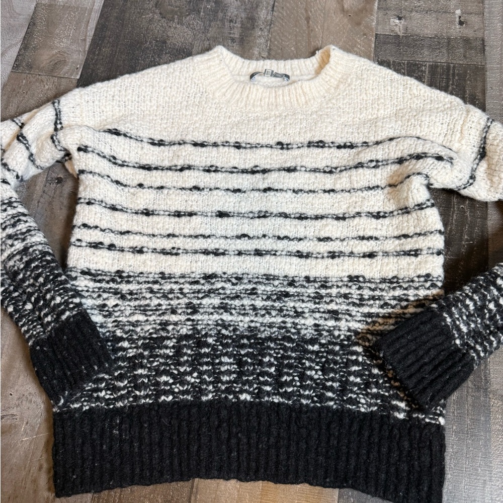 Vince Chunky‎ Wool Blend Sweater | Cream Black Ombre Stripe Cozy Minimalist